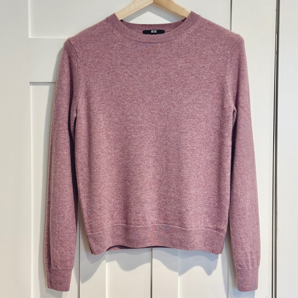 Uniqlo Cashmere Sweater in Purple
